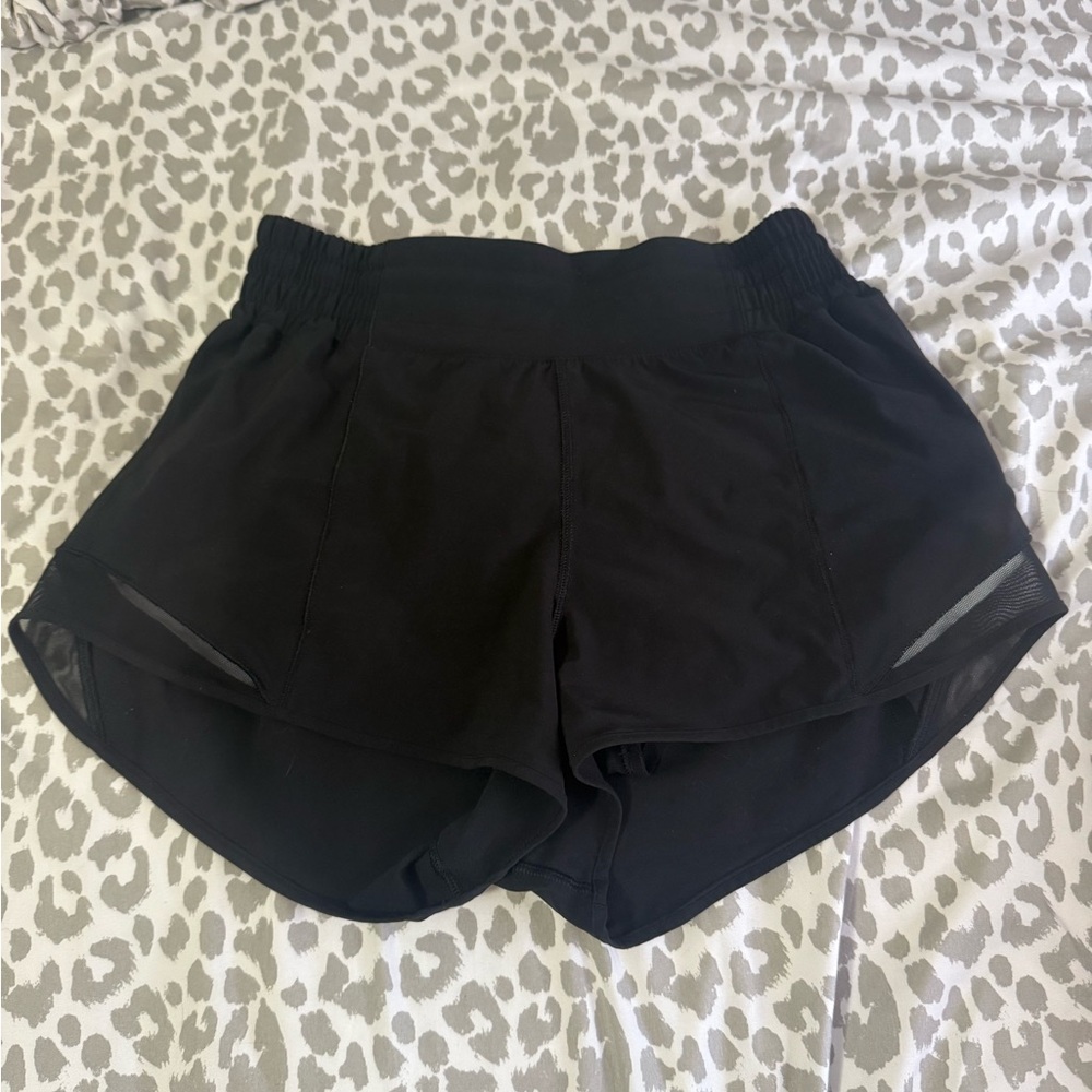 lululemon black hottie hot shorts, high rise, 2.5 inch end seam